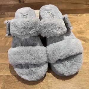 Ugg Koolaburra Grey Fuzzy Strap Slippers Size 8
